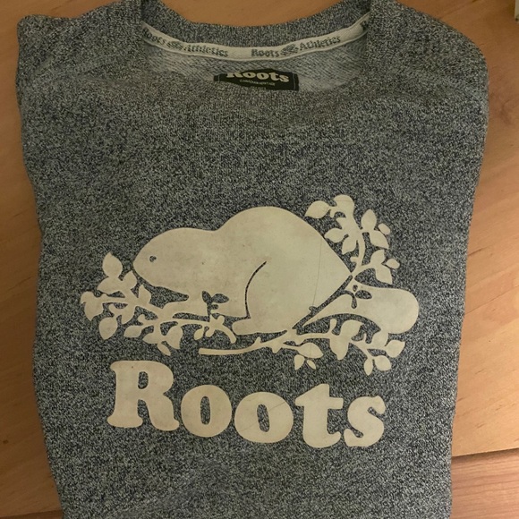 Roots crew neck sweater